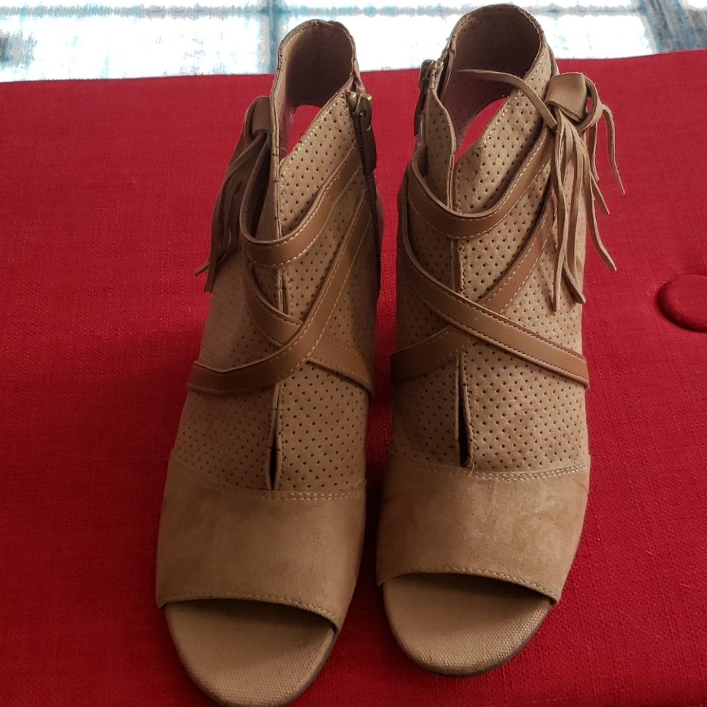 Franco Sarto women's size 9.5 open toe suede shoes
